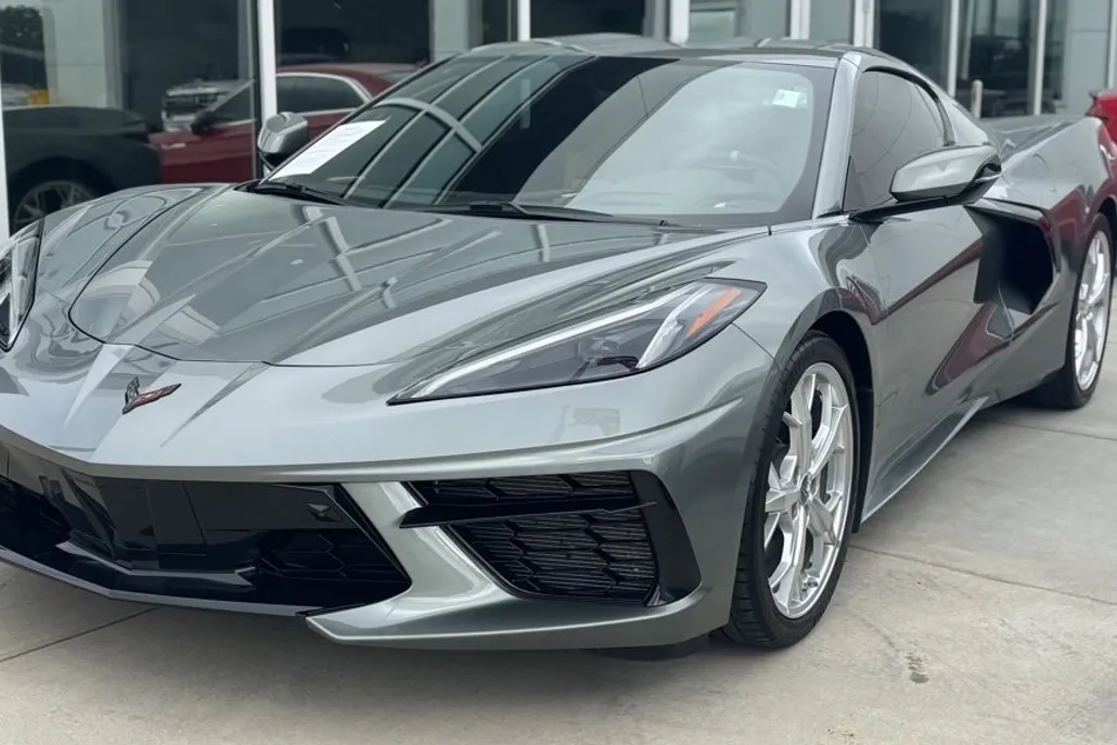 2023 Chevrolet Corvette Stingray 2LT photo 1