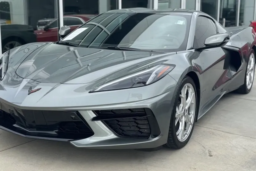 2023 Chevrolet Corvette Stingray 2LT photo 1