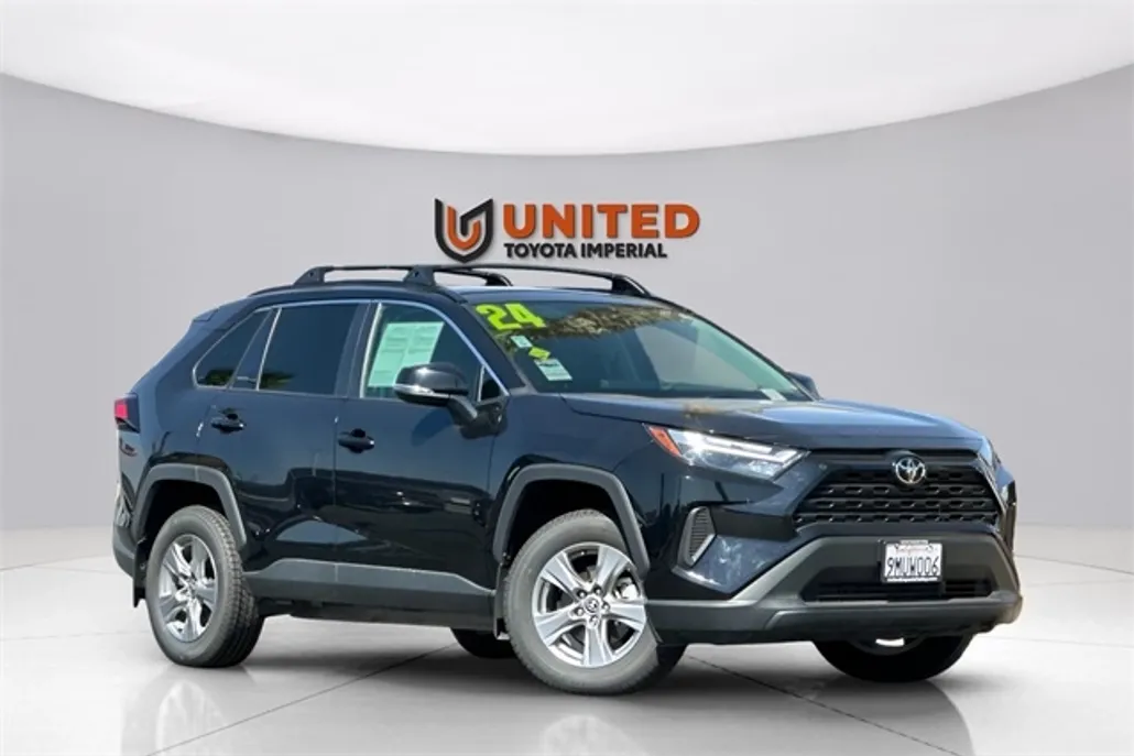2024 Toyota RAV4 XLE photo 1