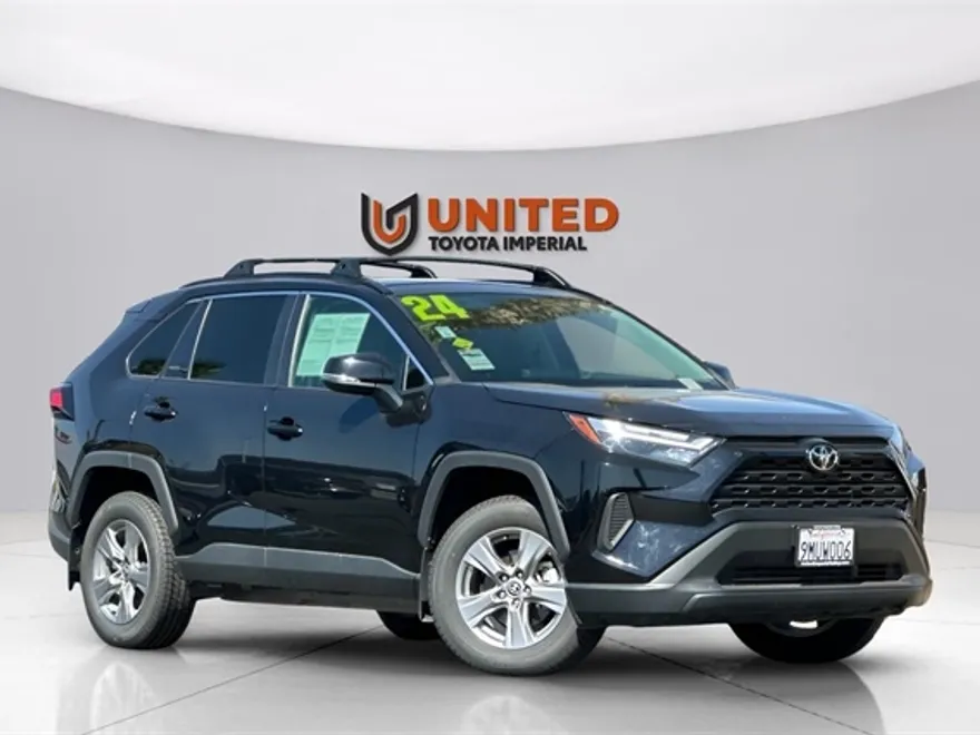 2024 Toyota RAV4 XLE photo 1