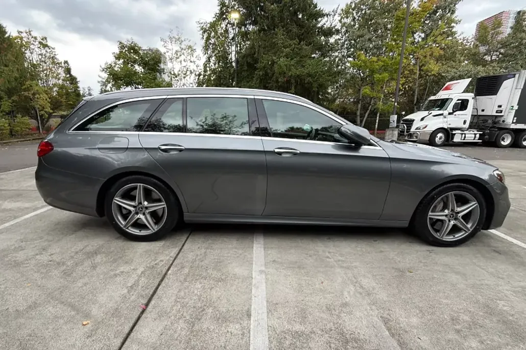 2019 Mercedes Benz E 450 4MATIC Wagon photo 1