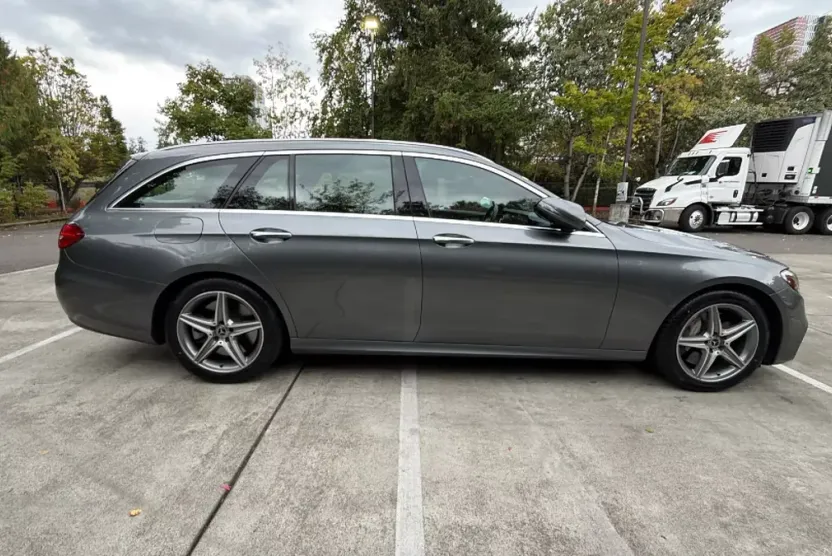 2019 Mercedes Benz E 450 4MATIC Wagon photo 1