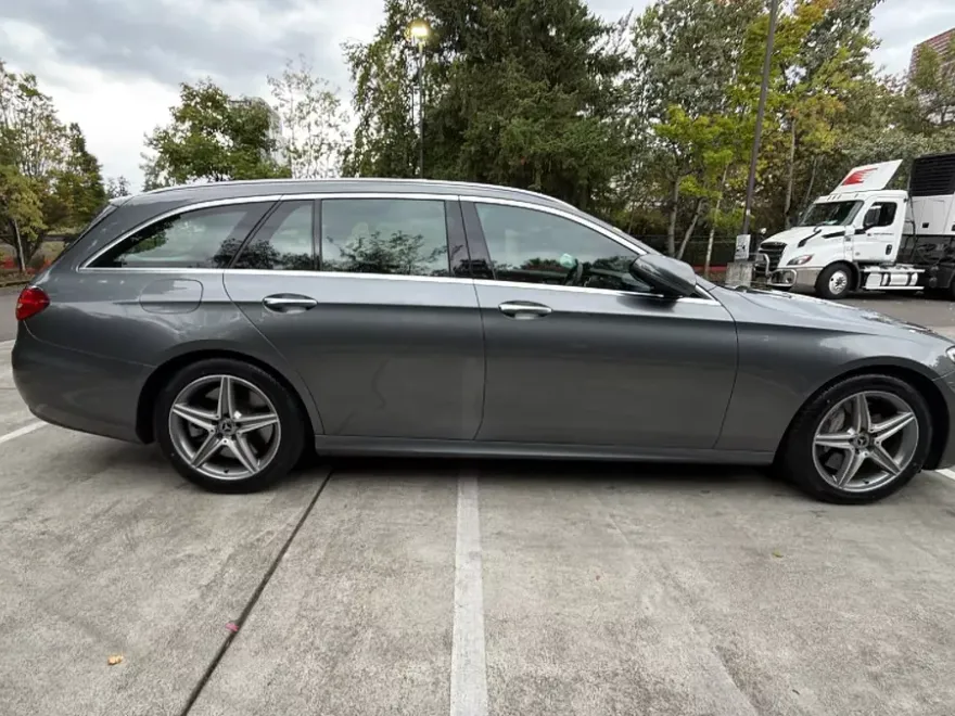 2019 Mercedes Benz E 450 4MATIC Wagon photo 1