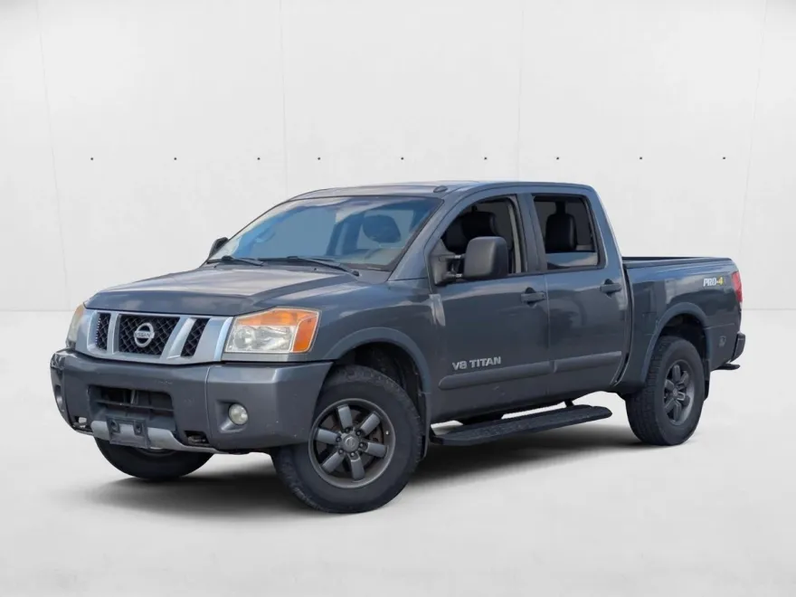 2014 Nissan Titan Crew Cab PRO-4X photo 1