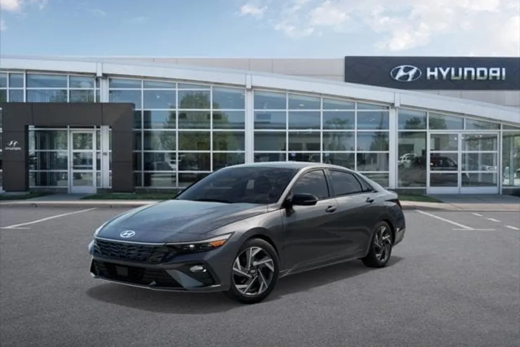 2025 Hyundai Elantra SEL Sport photo 1
