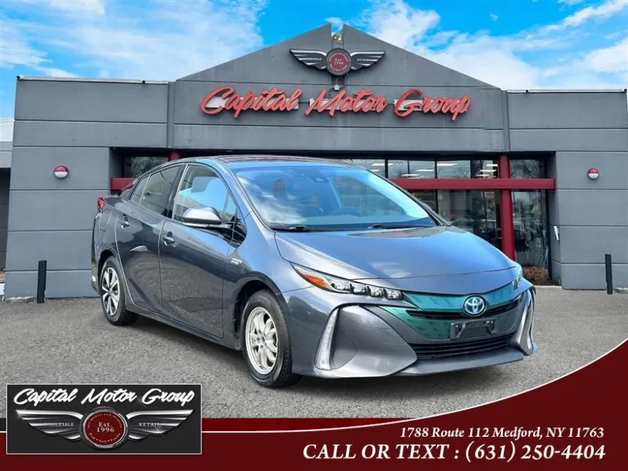 2017 Toyota Prius Prime Three Four photo 1