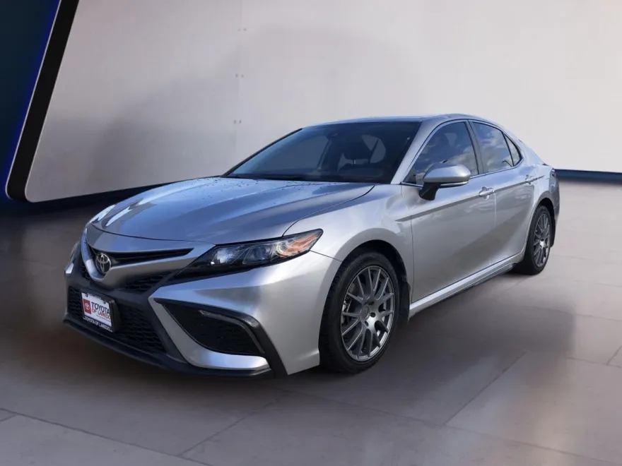 2023 Toyota Camry Hybrid SE photo 1