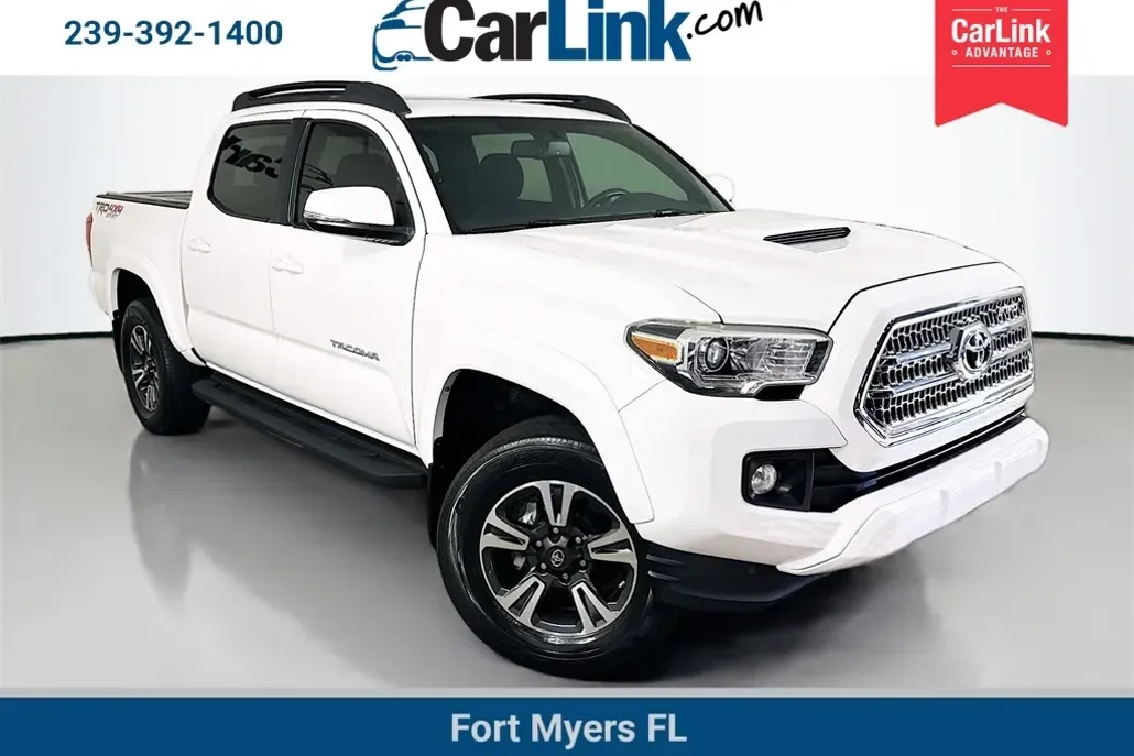 2017 Toyota Tacoma TRD Sport photo 1