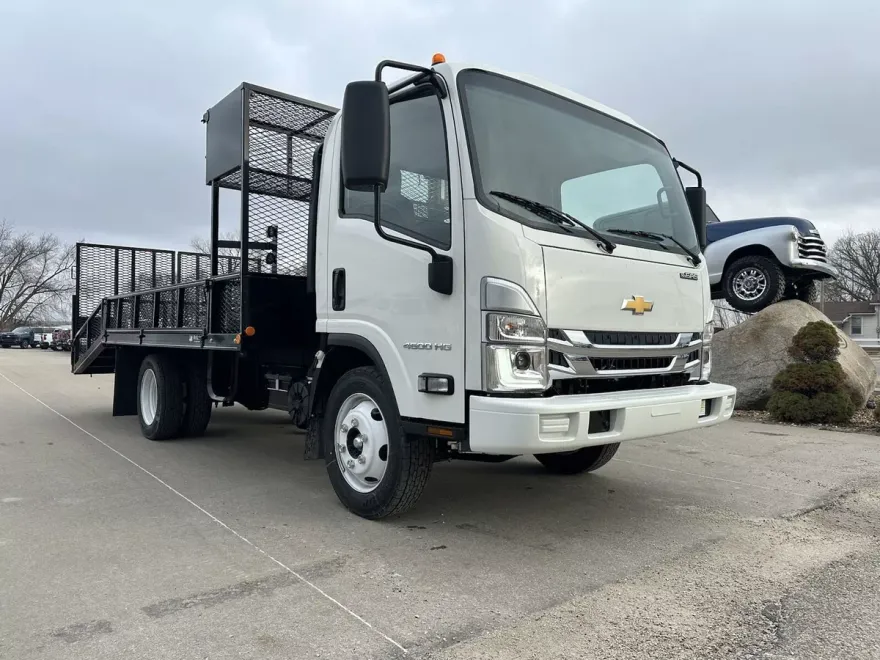 2025 Chevrolet Silverado 4500HD photo 1