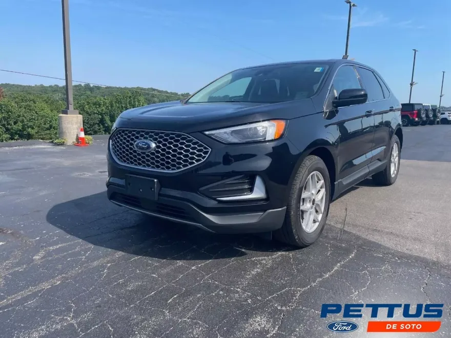2023 Ford Edge SEL photo 1