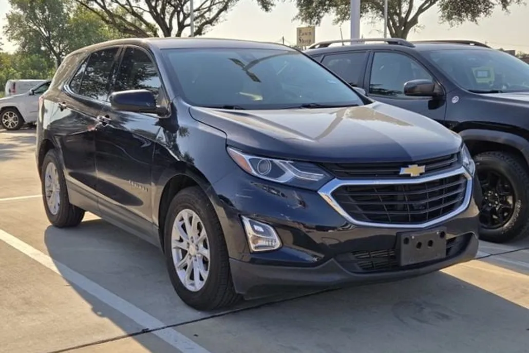 2020 Chevrolet Equinox LT photo 1