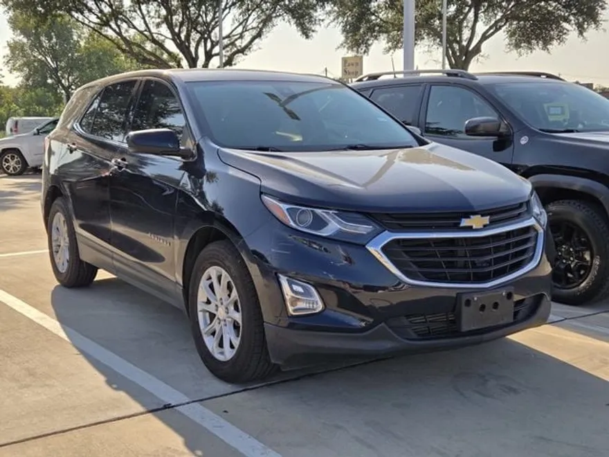2020 Chevrolet Equinox LT photo 1