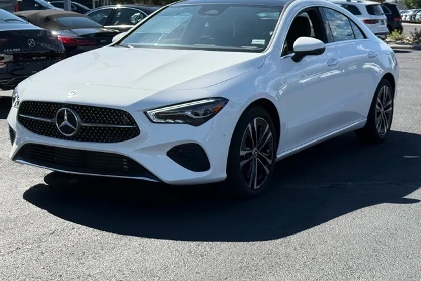 2025 Mercedes Benz CLA 250 4MATIC photo 1