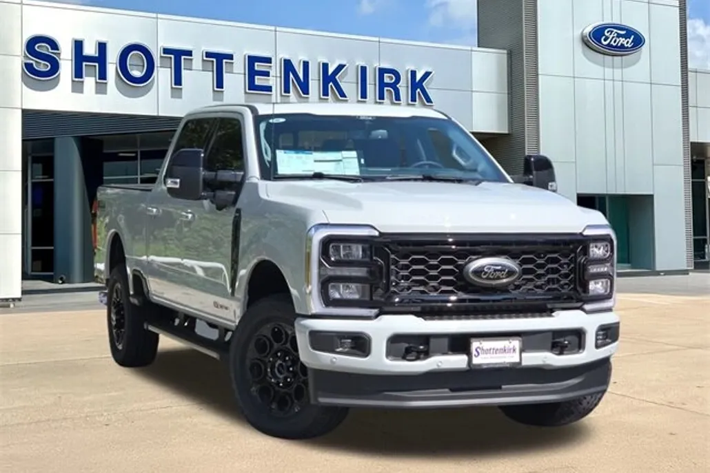 2025 Ford F-250 Lariat photo 1