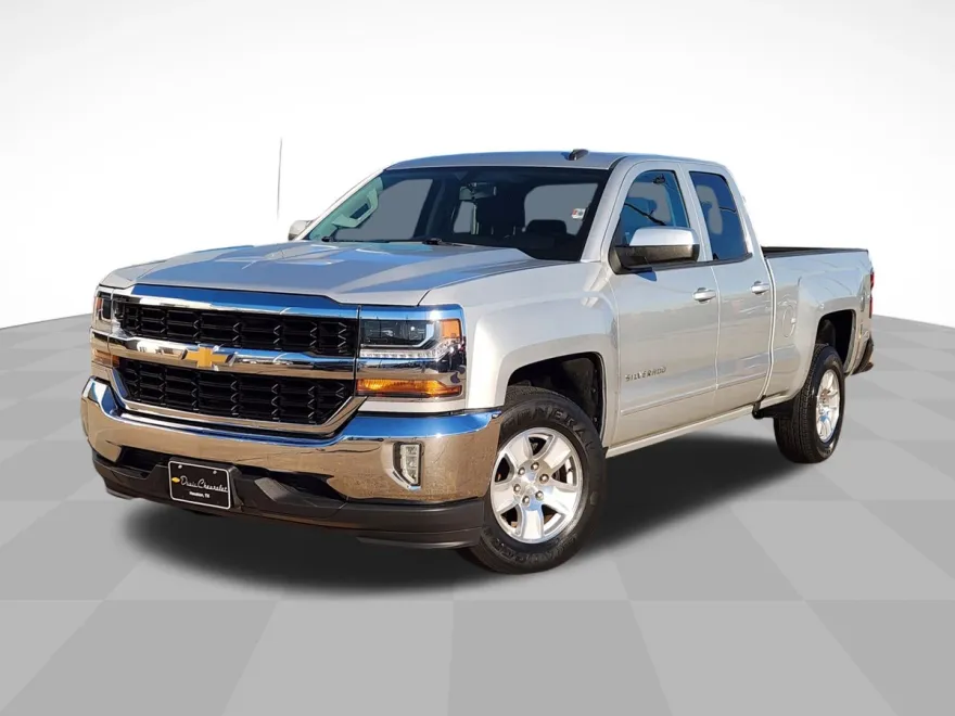 2017 Chevrolet Silverado 1500 LT photo 1