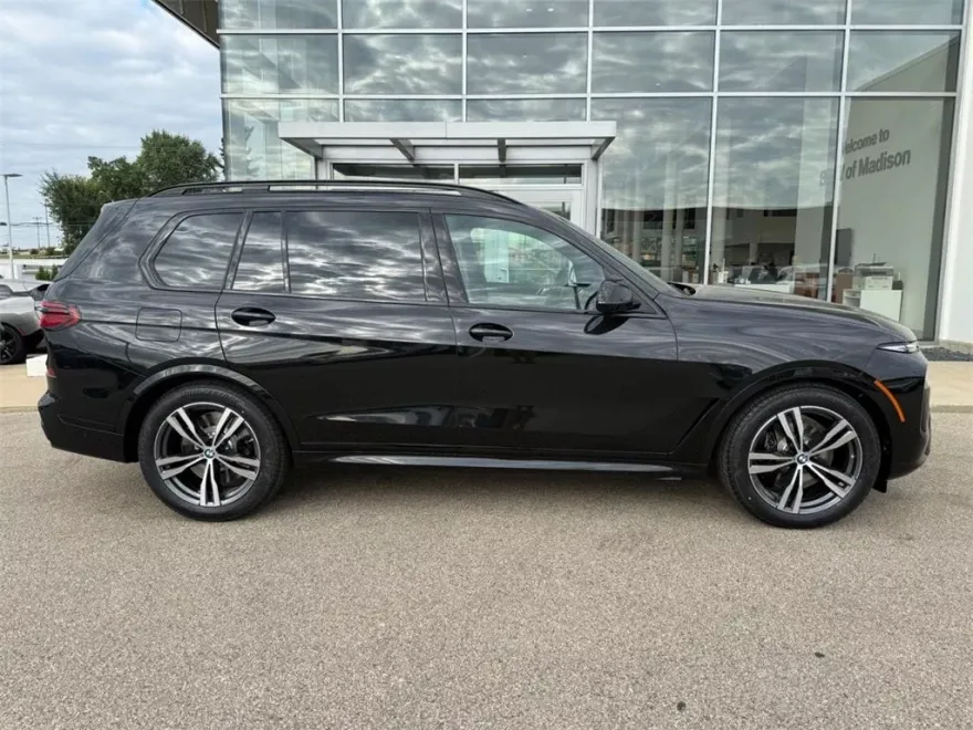 2026 Bmw X7 M60i photo 1