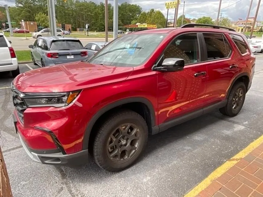 2024 Honda Pilot TrailSport photo 1
