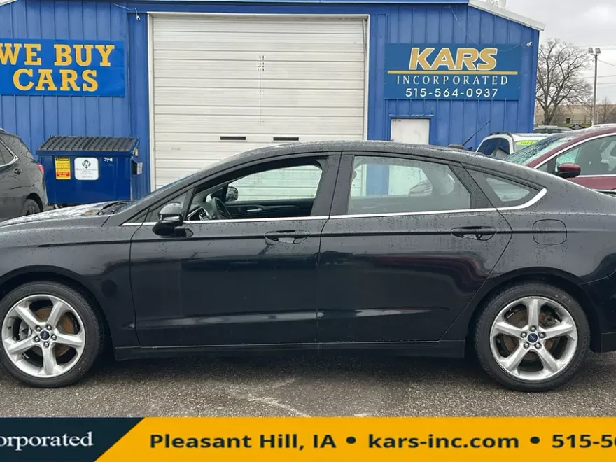 2016 Ford Fusion SE photo 1