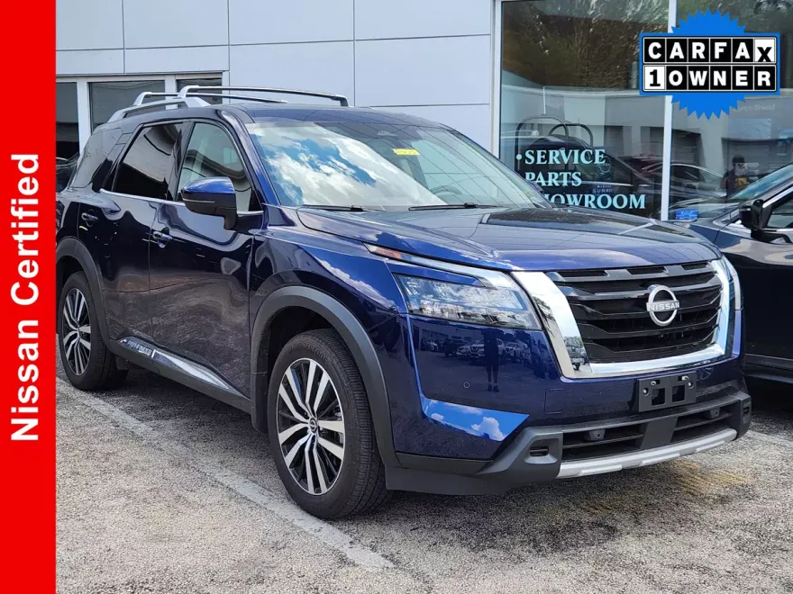 2025 Nissan Pathfinder Platinum photo 1