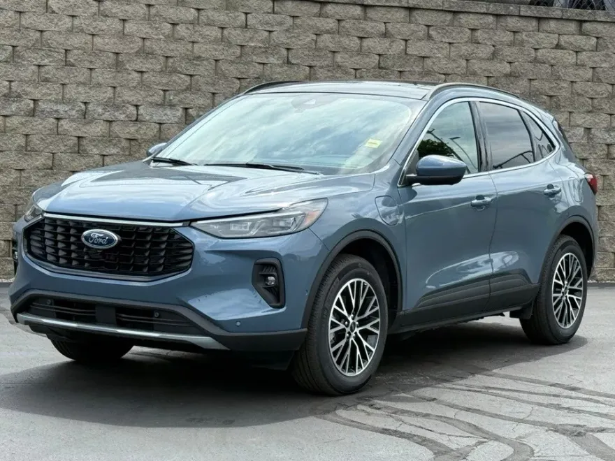 2024 Ford Escape Plug-In Hybrid photo 1