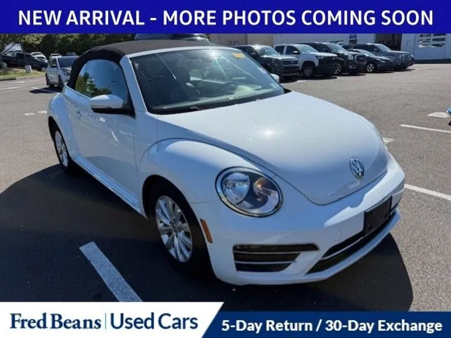2017 Volkswagen Beetle Convertible 1.8T S photo 1