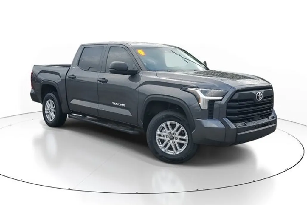 2024 Toyota Tundra SR5 photo 1