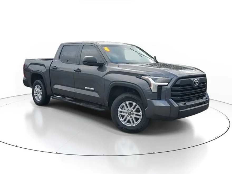 2024 Toyota Tundra SR5 photo 1