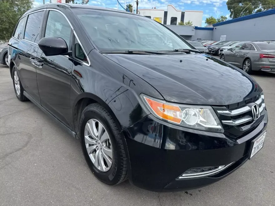 2015 Honda Odyssey EX photo 1
