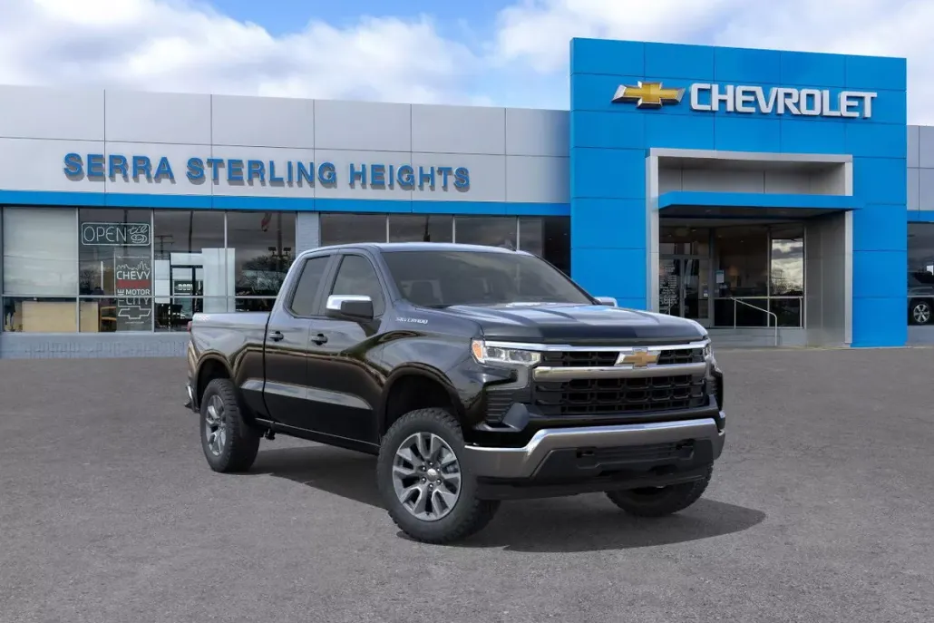 2026 Chevrolet Silverado photo 1