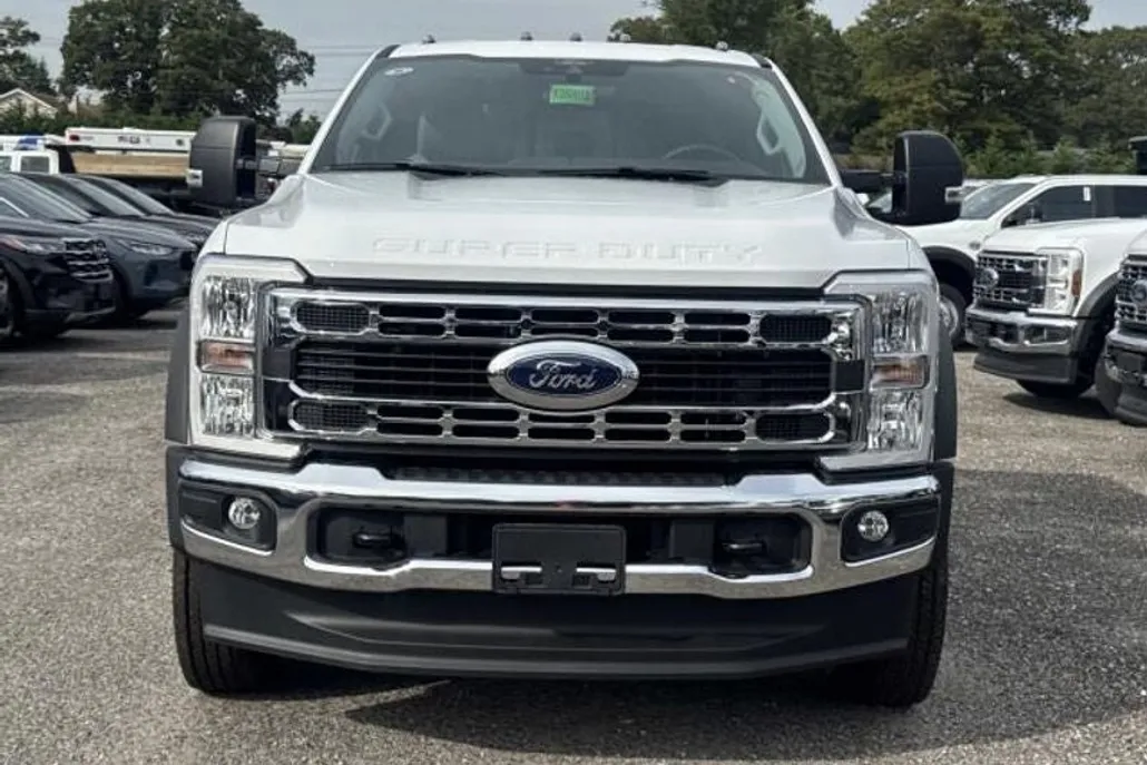 2026 Ford F-550 XL photo 1