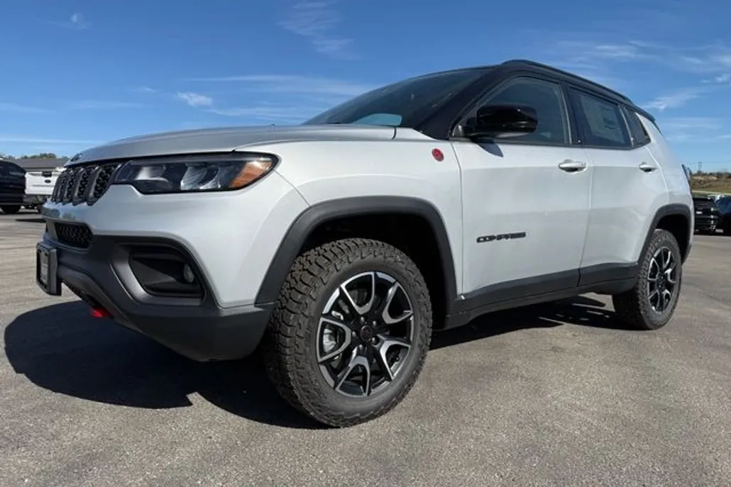 2026 Jeep Compass Trailhawk photo 1