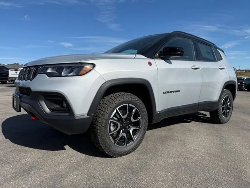 2026 Jeep Compass Trailhawk photo 1