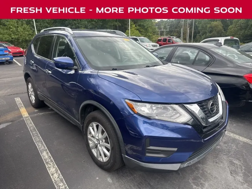 2018 Nissan Rogue SV photo 1