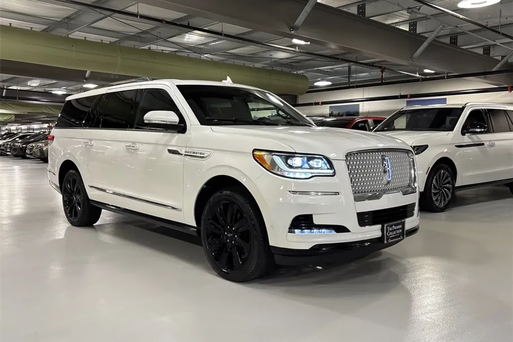 2022 Lincoln Navigator L Reserve photo 1