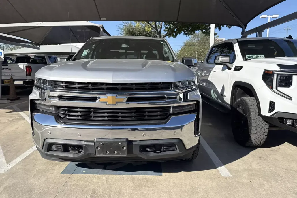 2020 Chevrolet Silverado 1500 LT photo 1
