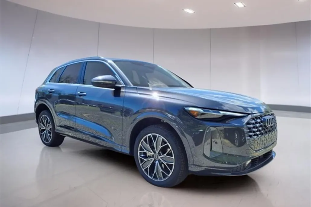 2025 Audi Q5 Premium Plus photo 1