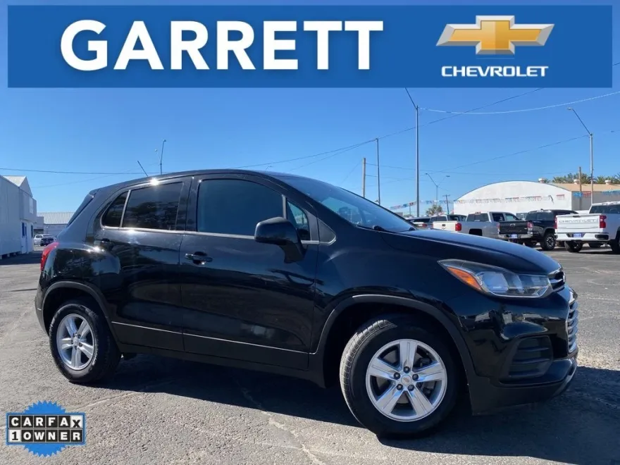 2020 Chevrolet Trax LS photo 1