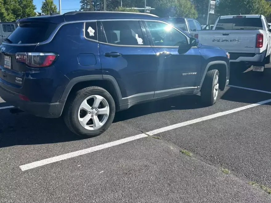2021 Jeep Compass Latitude photo 1