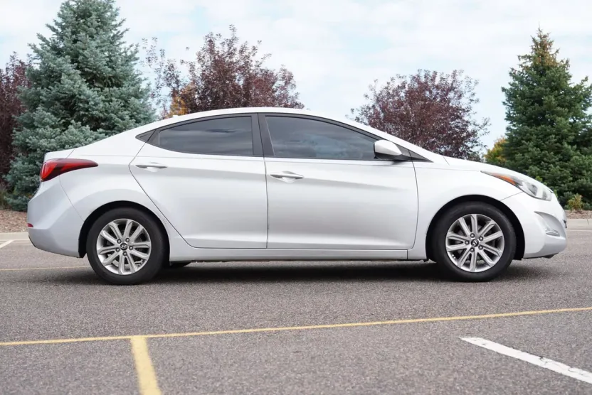 2014 Hyundai Elantra SE photo 1