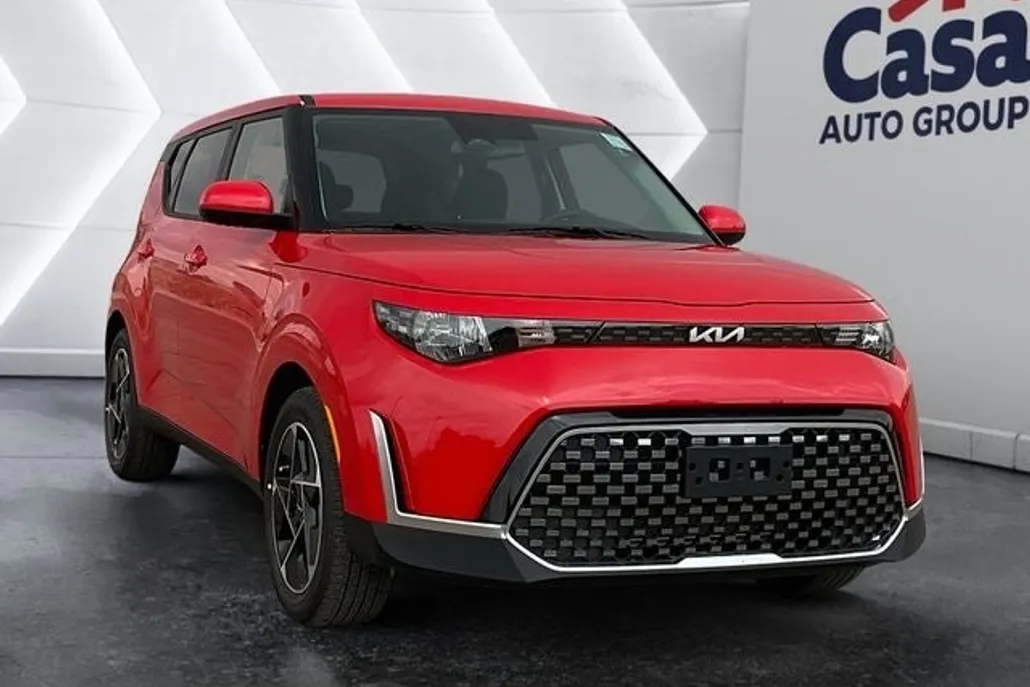 2025 Kia Soul EX photo 1