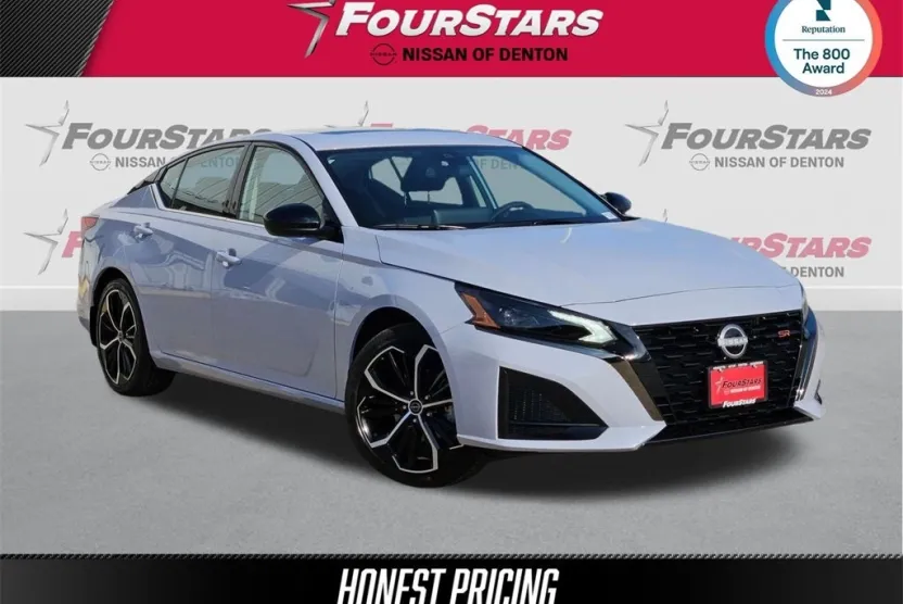 2025 Nissan Altima 2.5 SR photo 1