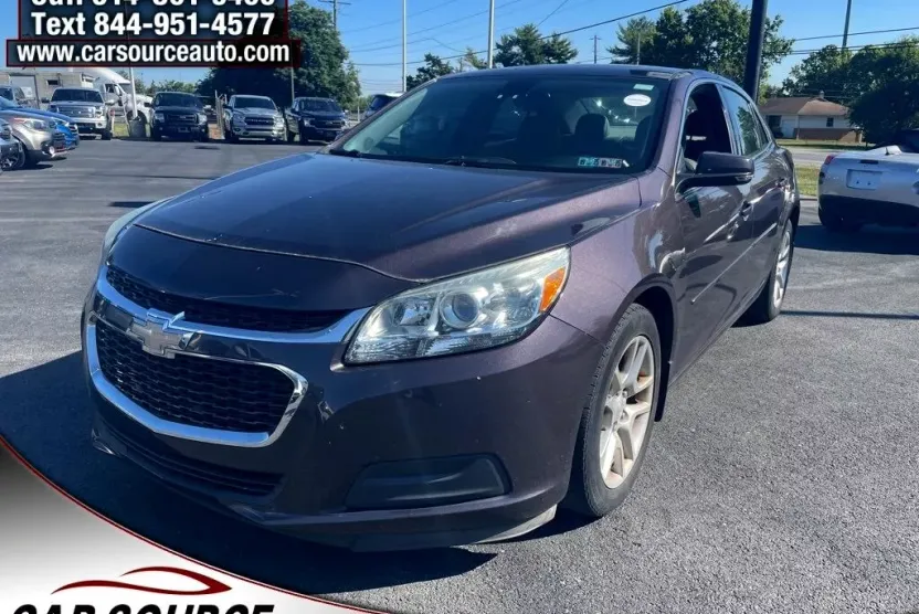 2015 Chevrolet Malibu 1LT photo 1