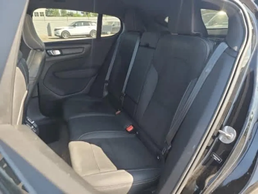 2023 Volvo C40 Recharge Ultimate photo 1