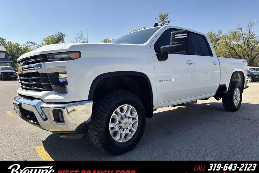 2024 Chevrolet Silverado 3500HD LT photo 1