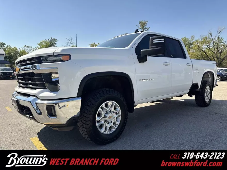 2024 Chevrolet Silverado 3500HD LT photo 1