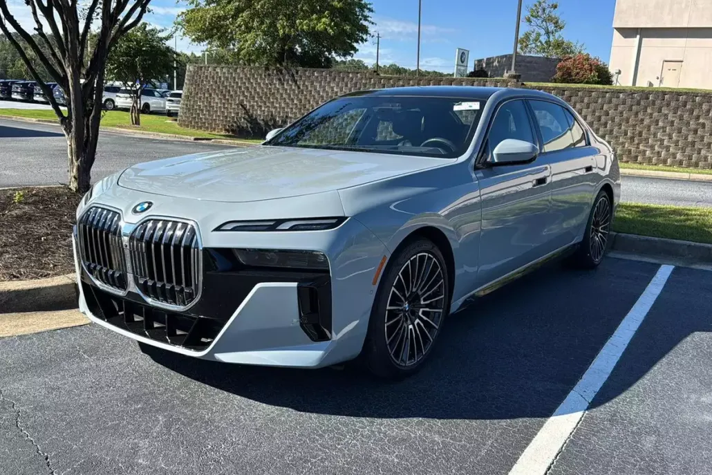 2024 Bmw 740i Sedan photo 1