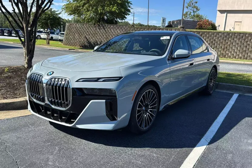 2024 Bmw 740i Sedan photo 1