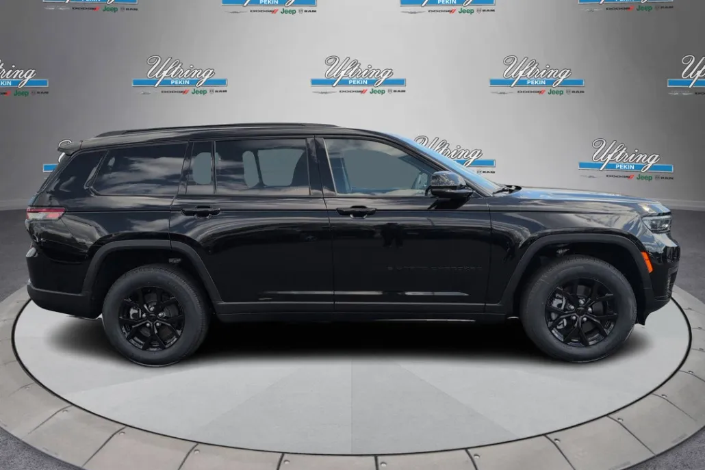 2025 Jeep Grand Cherokee Altitude photo 1