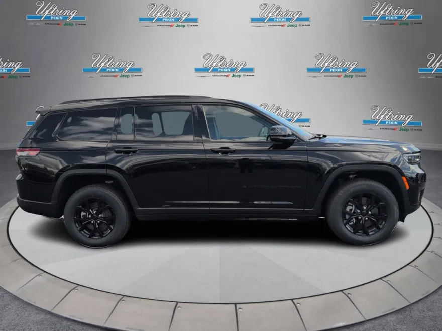 2025 Jeep Grand Cherokee Altitude photo 1