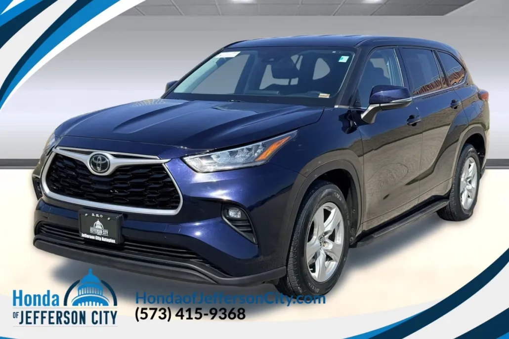 2020 Toyota Highlander LE photo 1